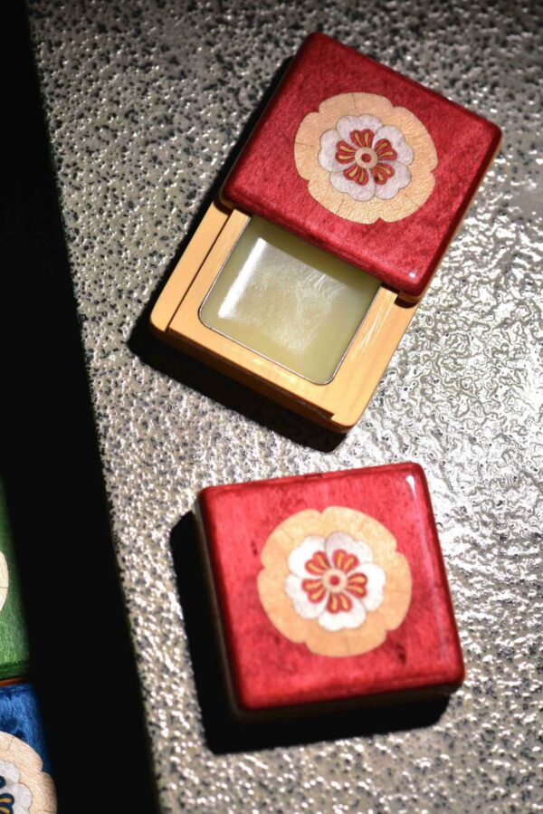 白奇 白奇楠 沉香 香膏 Balm Perfume AgardWood DamaskRose Frankincense Vetiver Aromatherapy EssentialOils